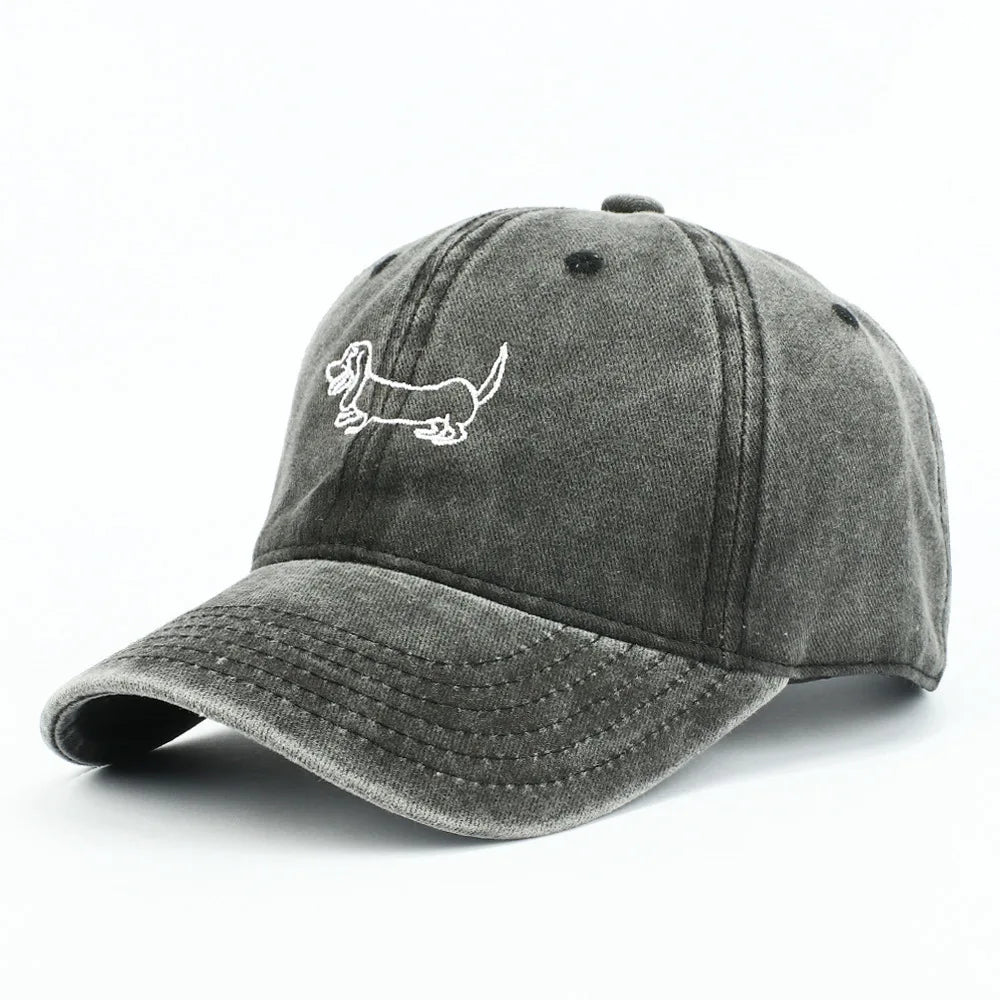 casquette brodée avec motif canin