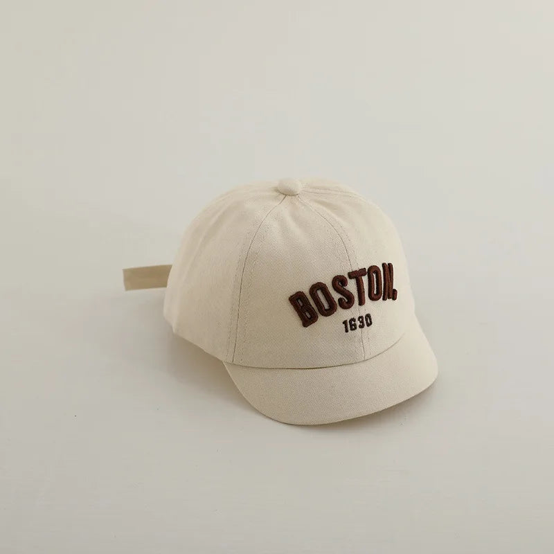 casquette tendance bébé brodée