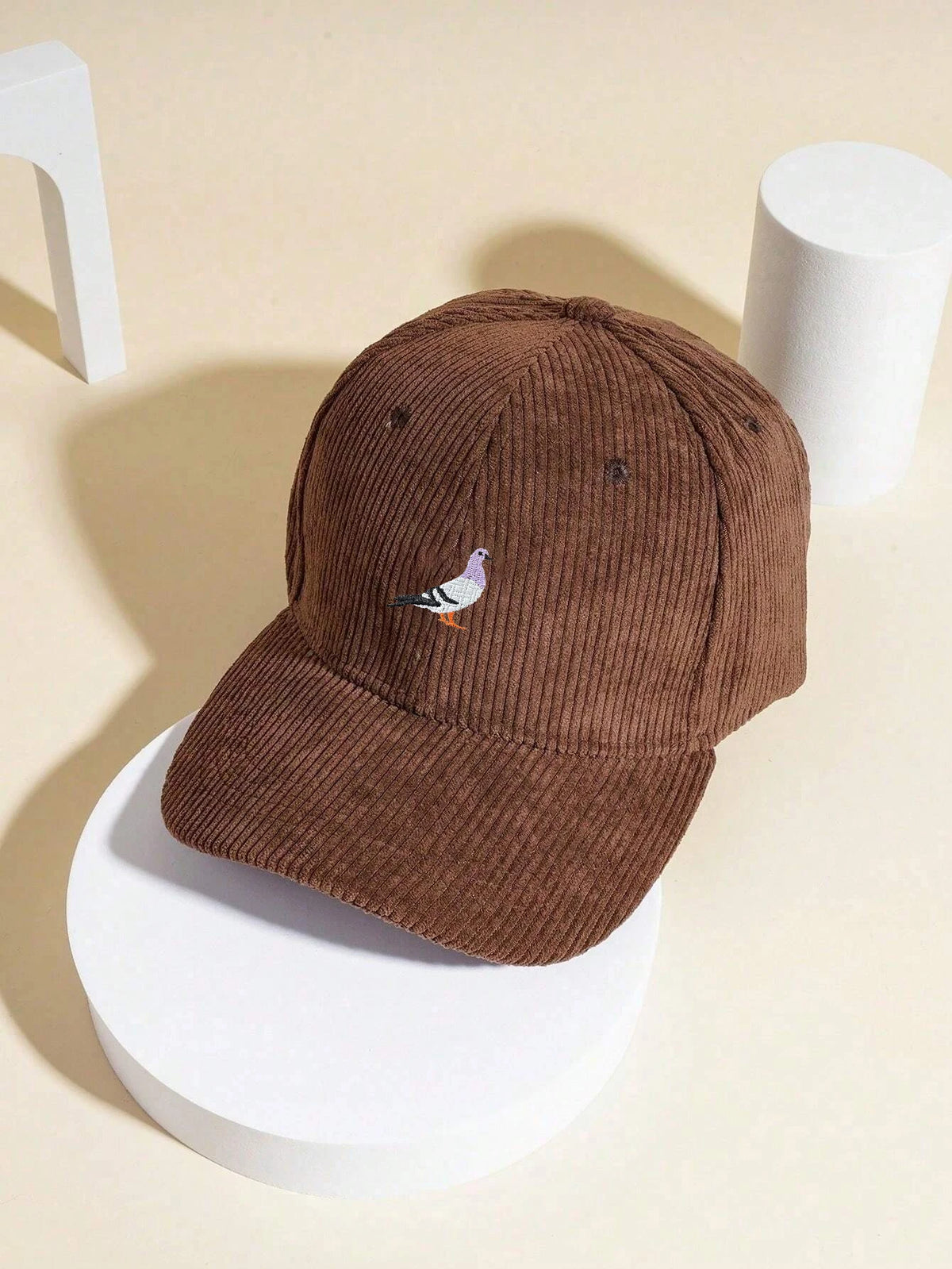 casquette tendance en velours côtelé oiseau