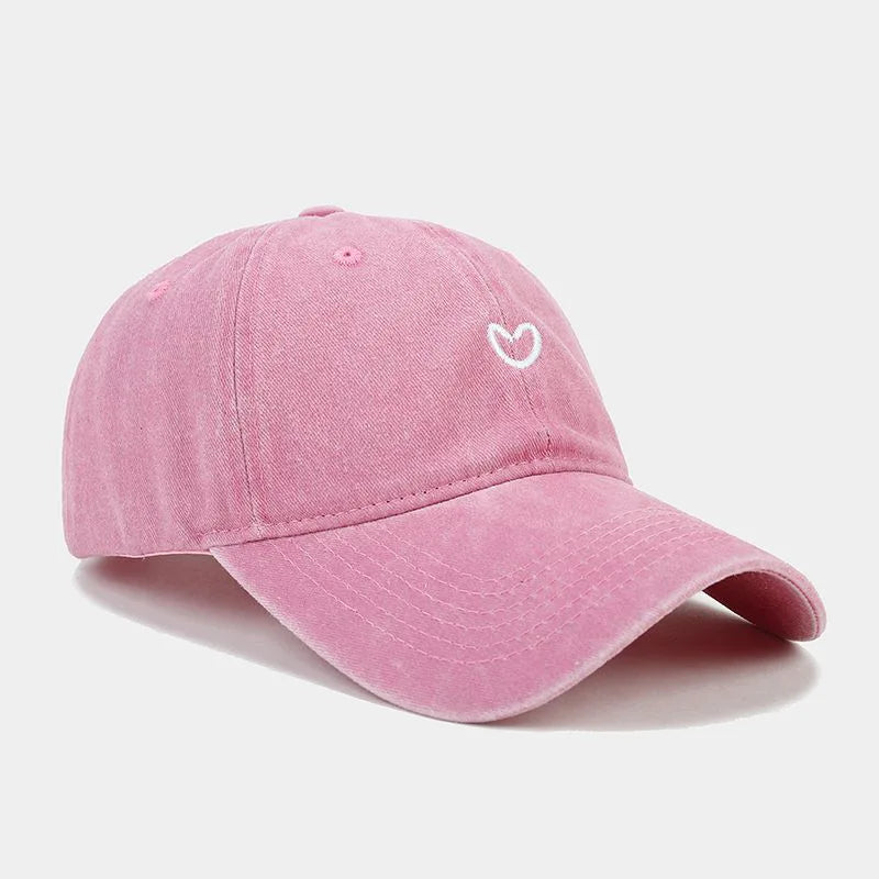 chapeau brodé motif cœur design classique