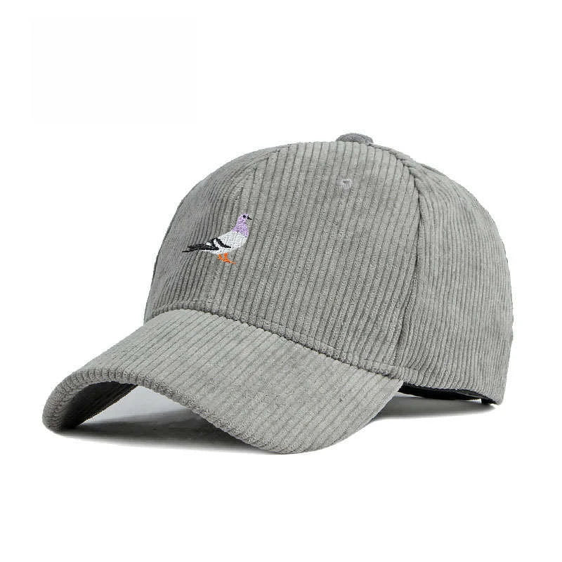 chapeau en velours côtelé avec motif aviaire